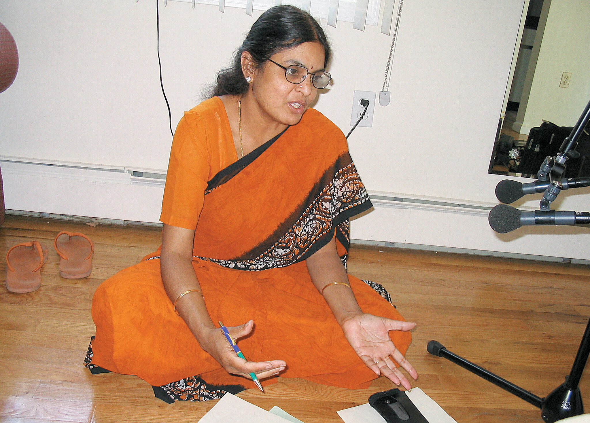 Jeyalakshmi Sundar discusses the text for the lullaby Araro Ariraro duringa recording session in June 2004.