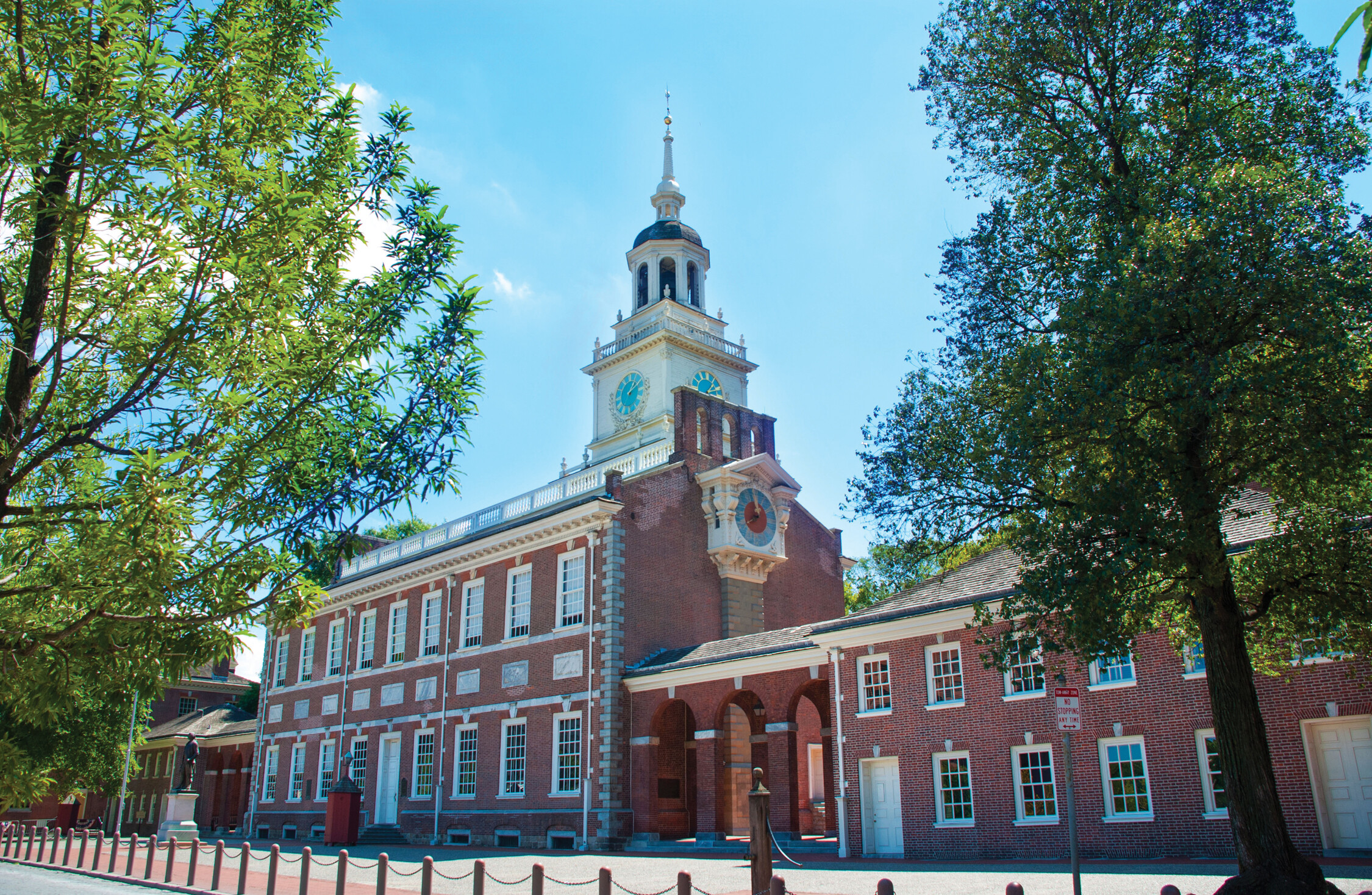 The present-day exterior of the Independence Hall building in Philadelphia.