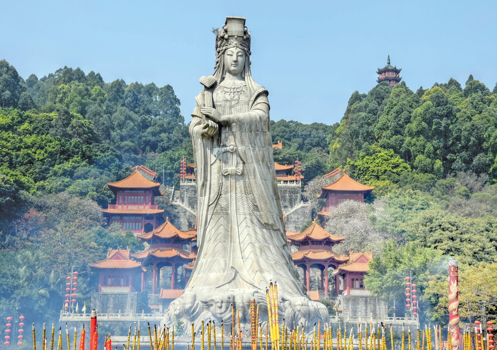 A photo of a large statue of the goddess Mazu.
