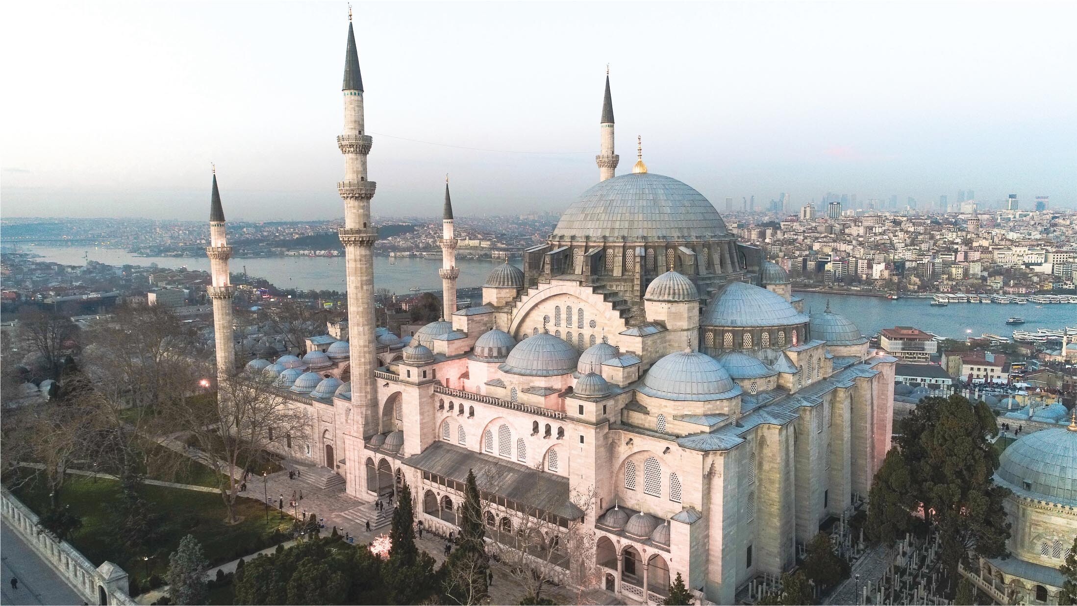 An aerial view of Suleymaniye Mosque.